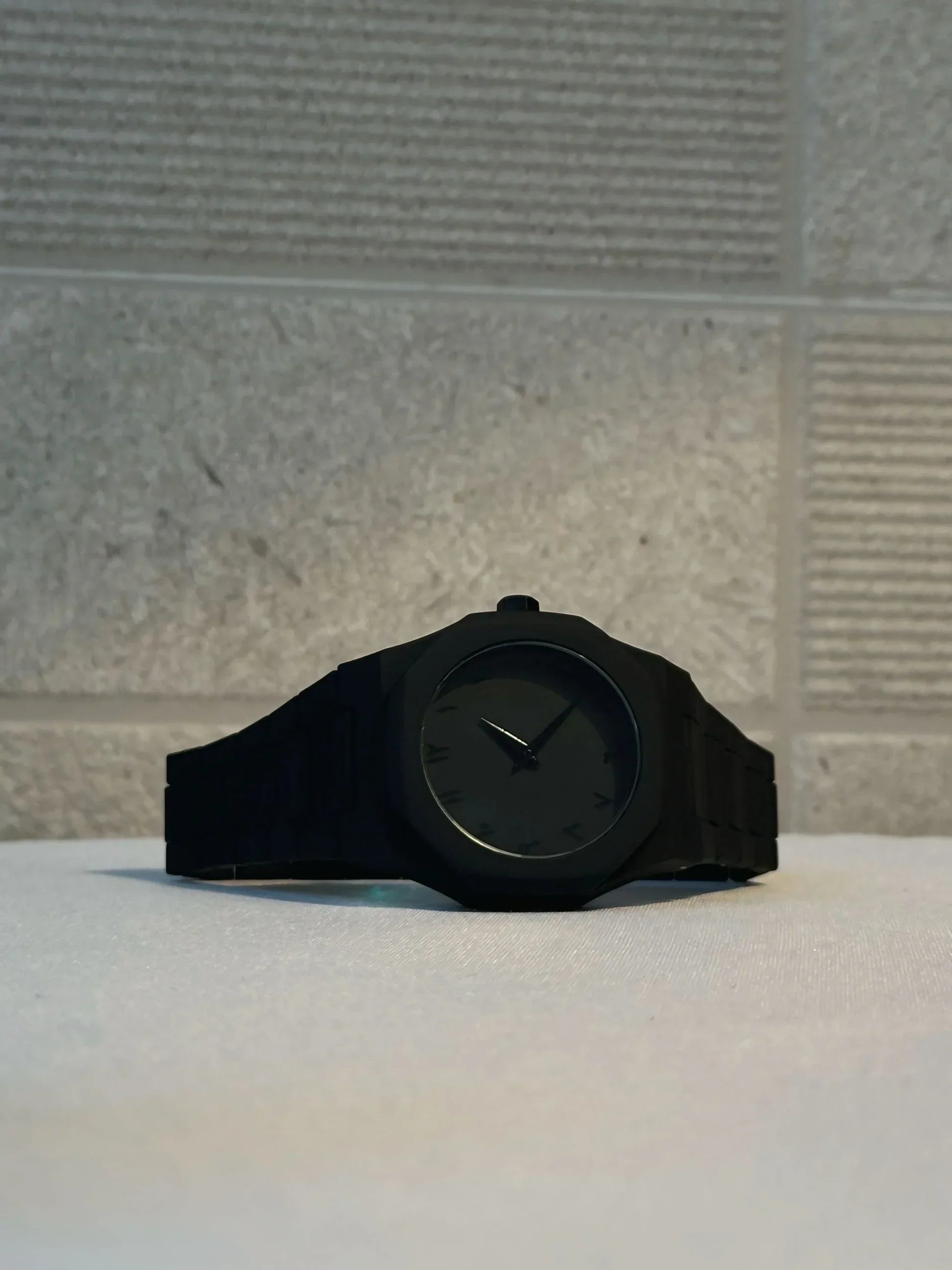 Black Arabic Aura – The Watch That Speaks Culture